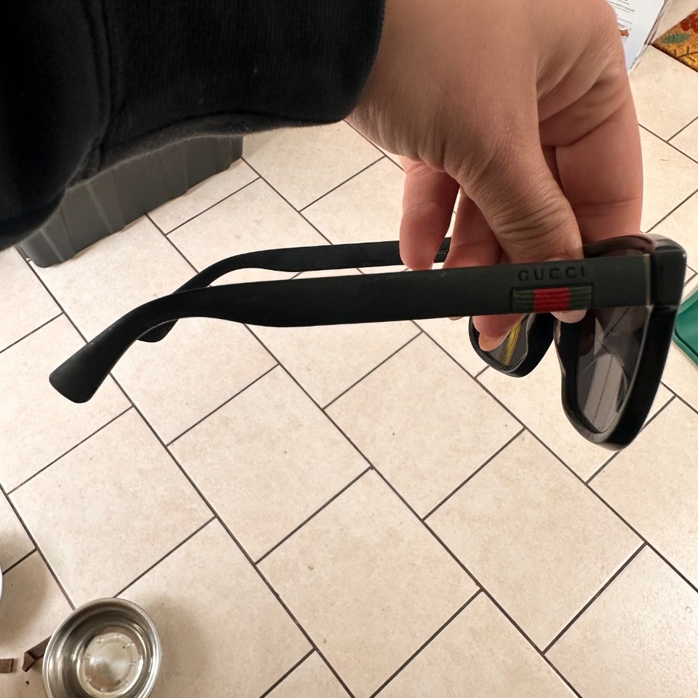 Gucci Glasses - Picture 6 of 6